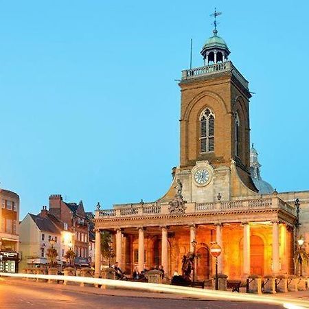 Northampton Central Oasis Dış mekan fotoğraf